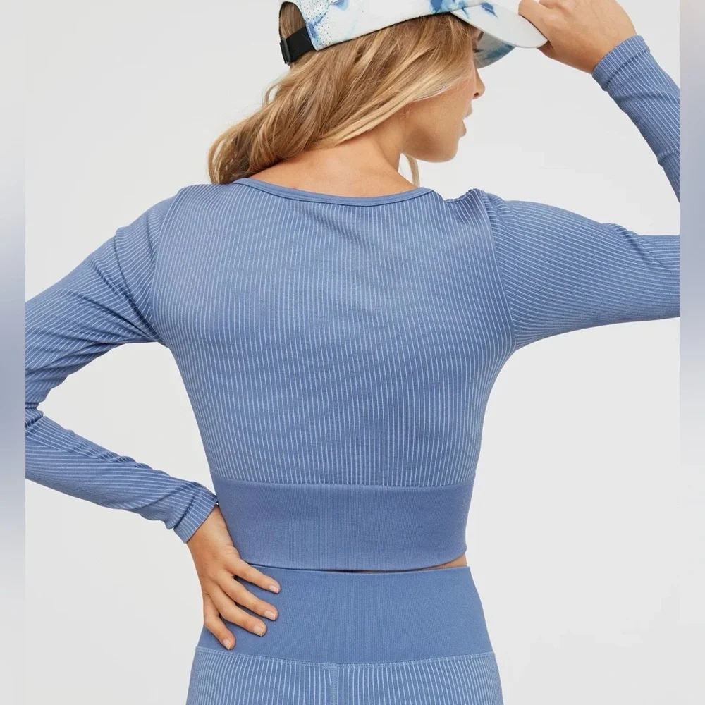 Aerie Offline Sidewalk Seamless Long Sleeve Cropped Blue Top Crewneck Small - Picture 2 of 5